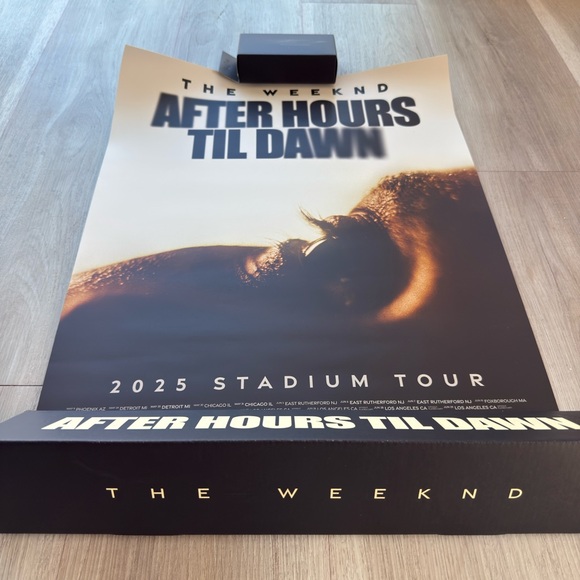 Weeknd VIP Merch Package - Picture 5 of 5